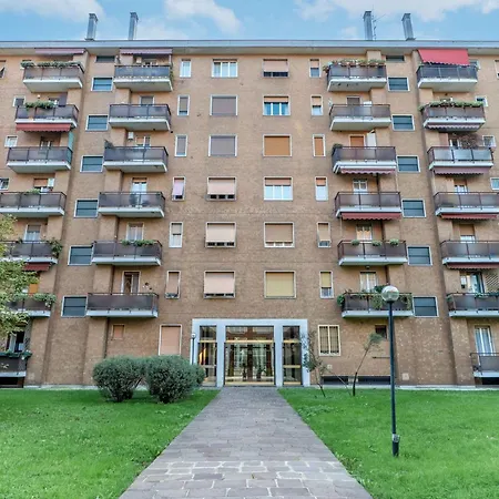 Apartment House San Siro M5 2 Netflix